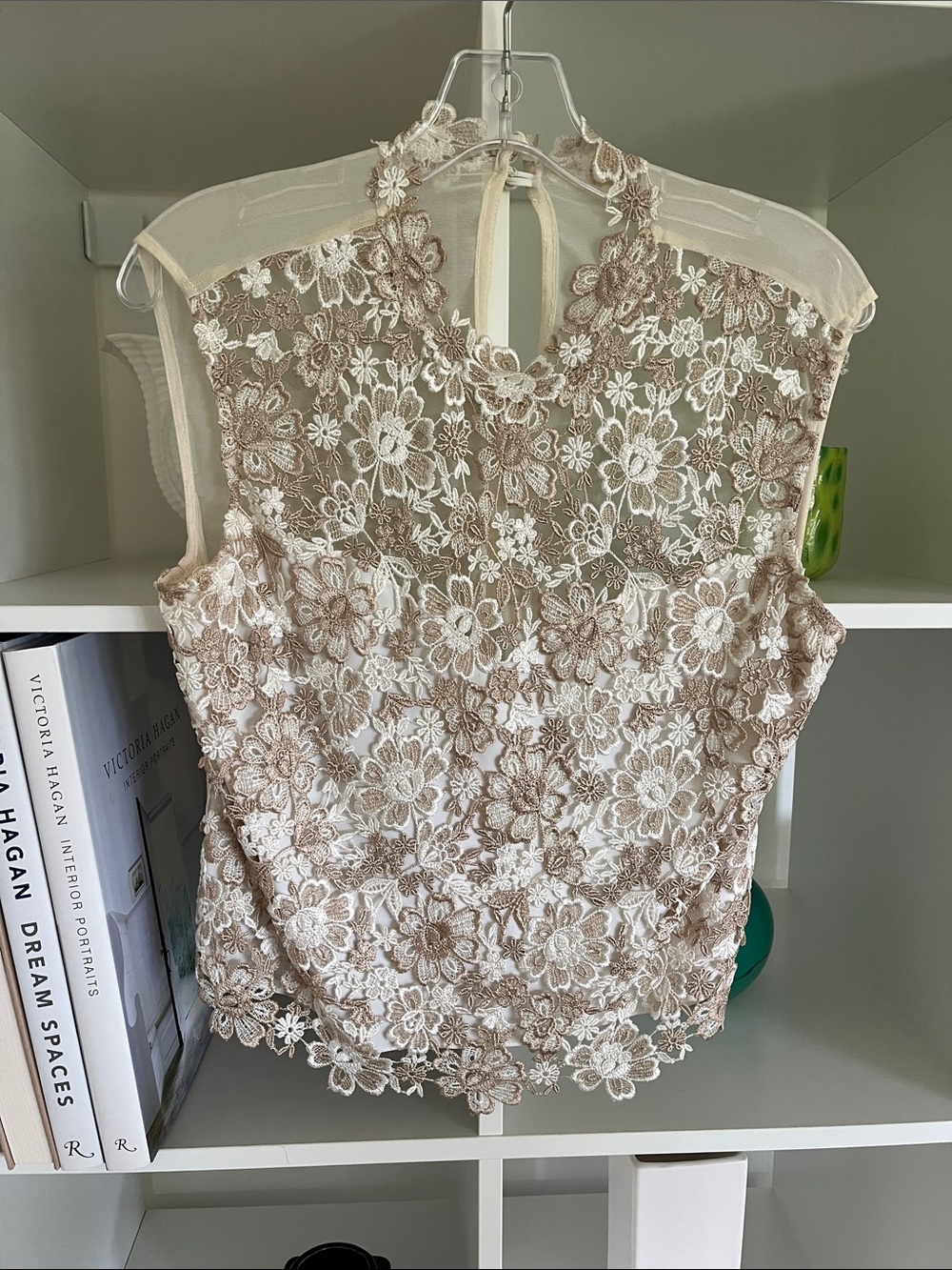 Floral Lace Sleeveless Blouse in Cream and Tan